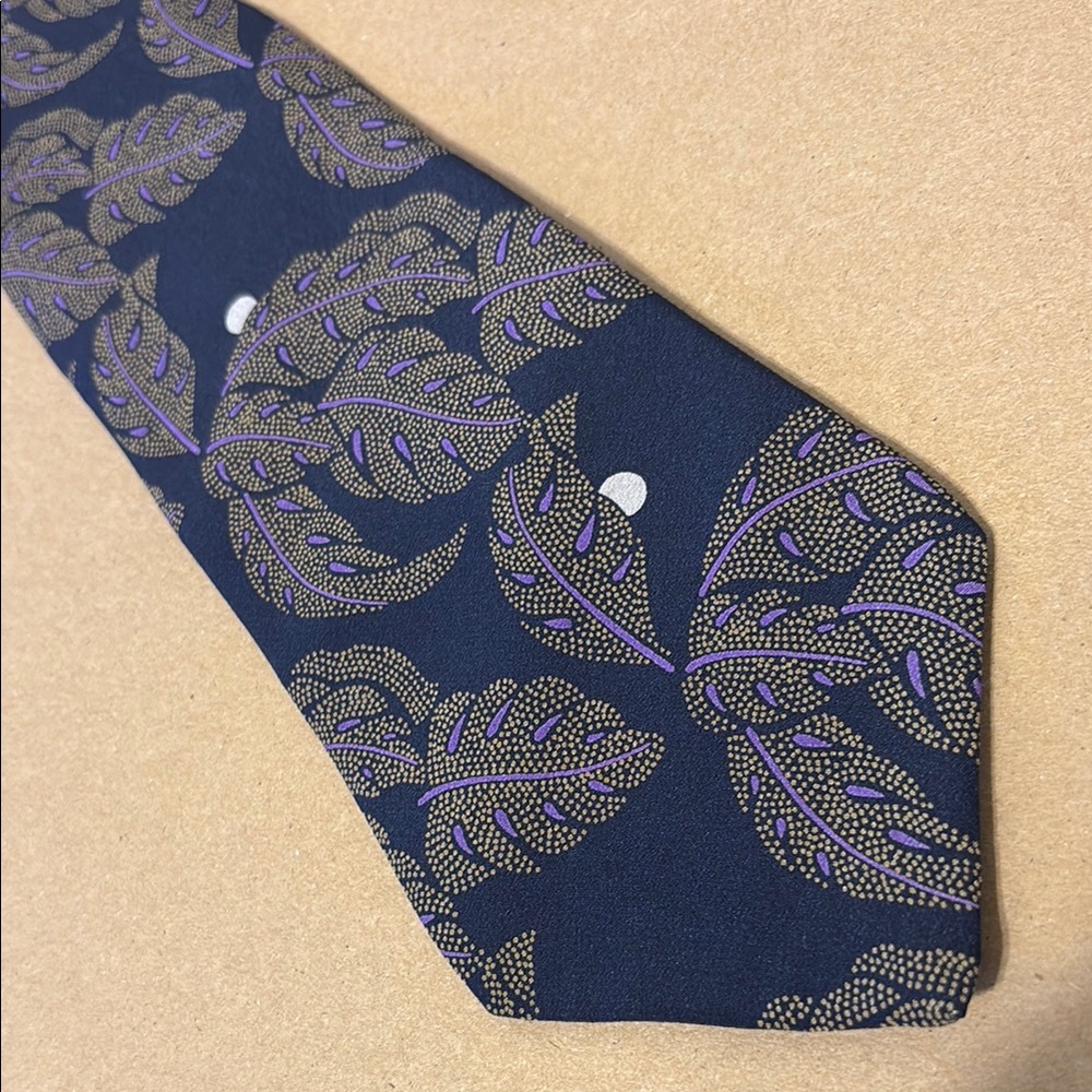 Cerruti 1881 Sophisticated Blue and Purple Leaf Pattern silk